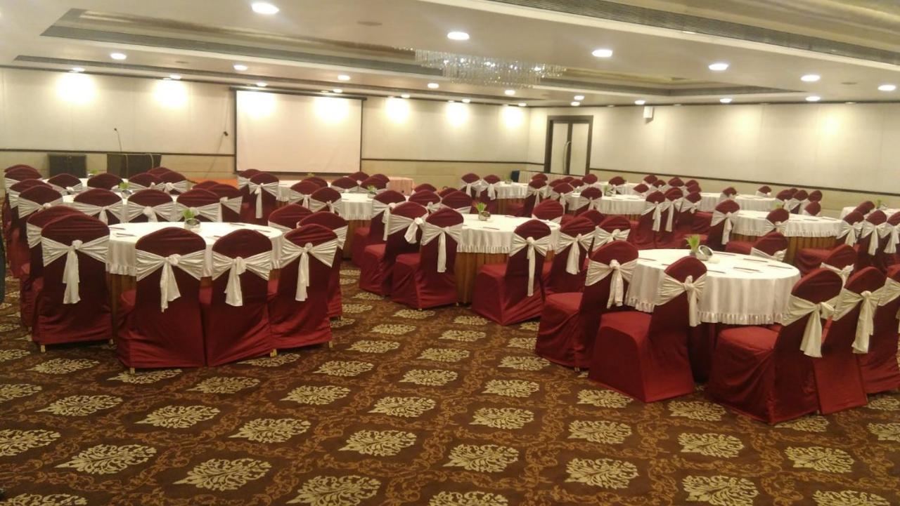 The Fern Residency Rajkot Hotel Eksteriør billede